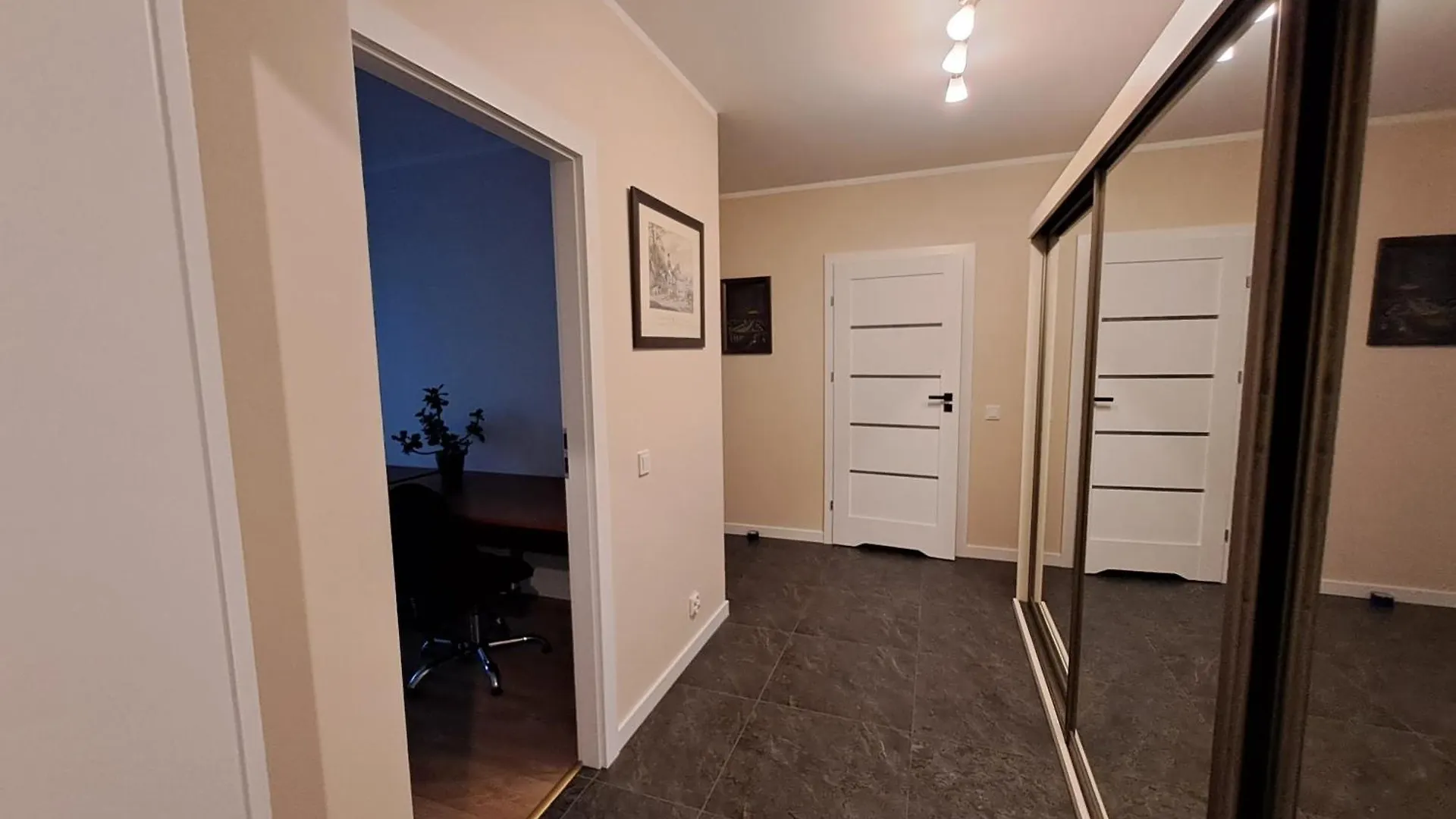 Komfortowy Apartament- 1 Salon, 3 Sypialnie, 2 Lazienki W Gdansku Apartment