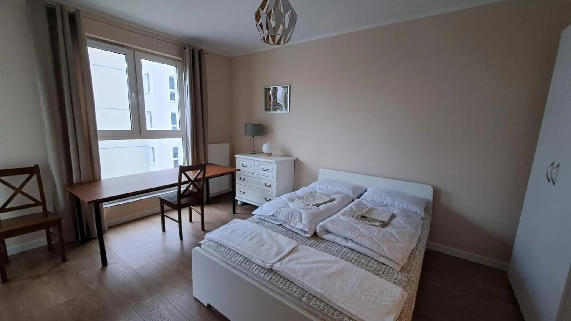 Komfortowy Apartament- 1 Salon, 3 Sypialnie, 2 Lazienki W Gdansku 0*, Gdansk Poland